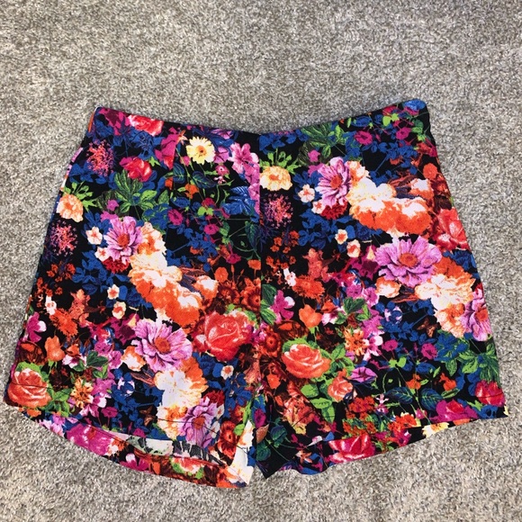 Forever 21 Contemporary Multicolor Floral shorts - Picture 3 of 9